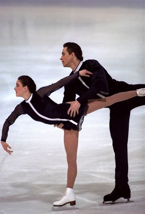 With her partner Sergei <b>Grinkov</b> they got the Olympic gold medal for the USSR in 1988 and 1992. . Gordeeva and grinkov